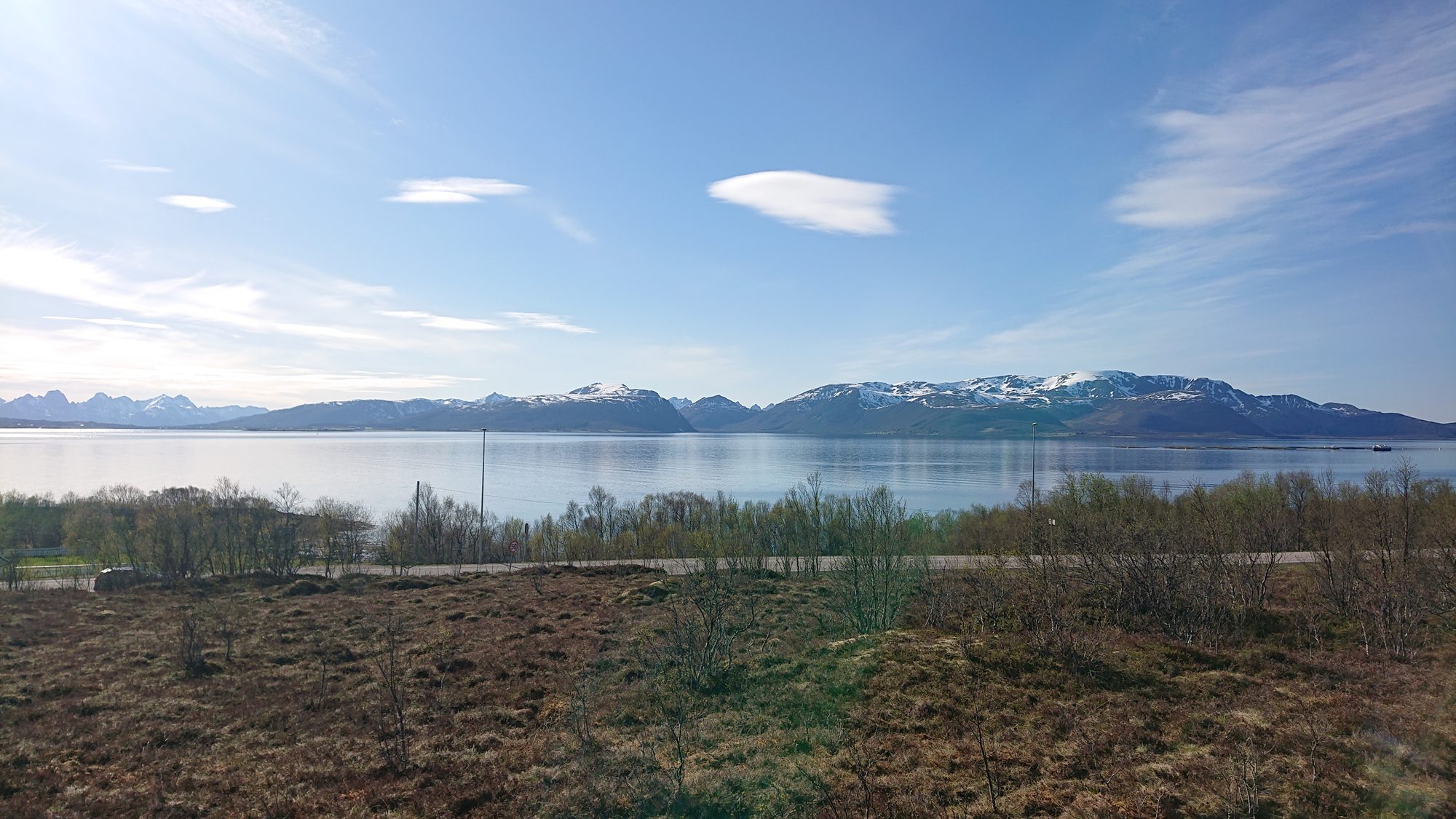 Utsikt fra Maurnestoppen boligfelt på Maurnes over Sortlandssundet